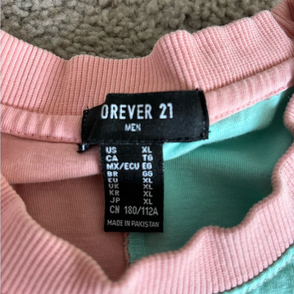 Forever 21 Men’s Short Sleeve T-shirt - Picture 2 of 5